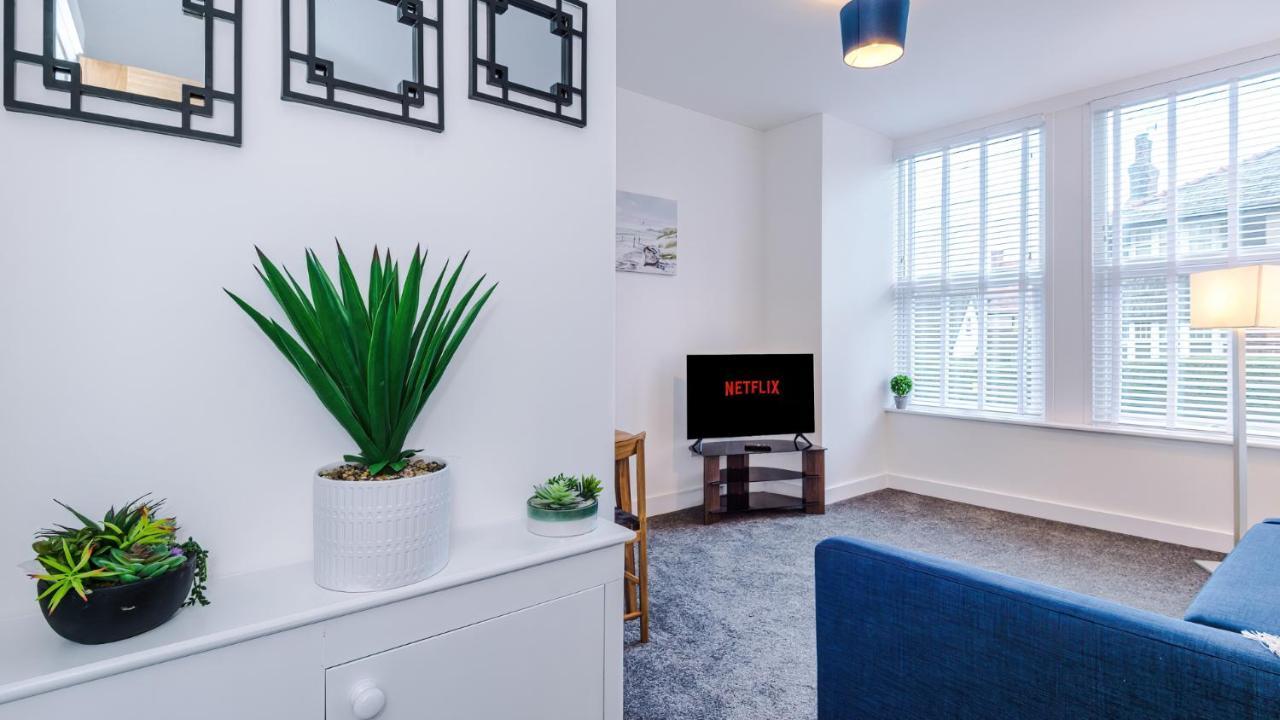 Stylish Modern Apartment In Conwy Exterior photo